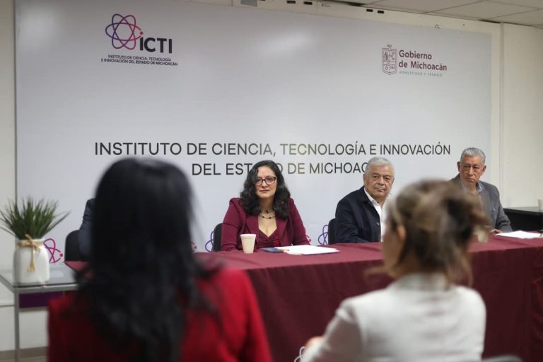 Revisan propuestas de mejora educativa para fortalecer investigación