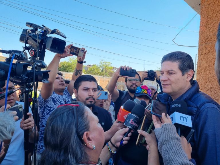 Ridículo, el show del domingo en el zócalo: Alfonso