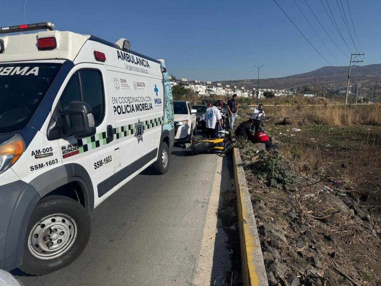 Motociclista es atropellada por camioneta en Villas del Pedregal, Morelia 