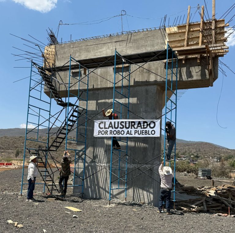 Dueños de predios donde se construye nuevo periférico clausuran la obra por segundo día consecutivo