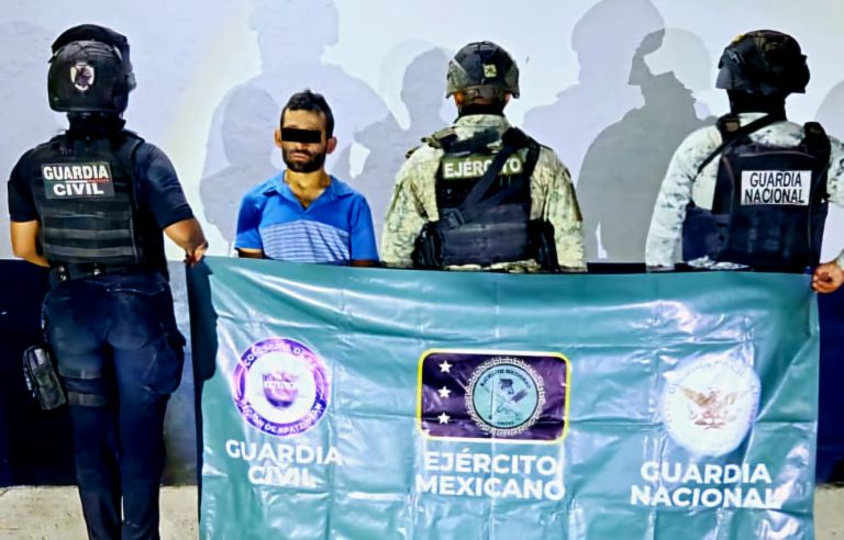 Capturan a delincuente, con un arma larga y camioneta robada en Cenobio Moreno