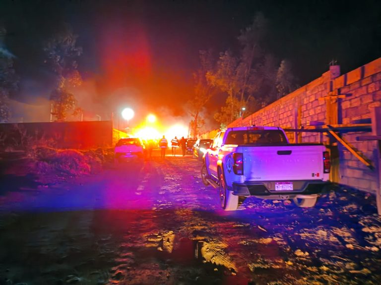 Incendio de hogar en Morelia deja 2 personas lastimadas y un vehículo quemado 