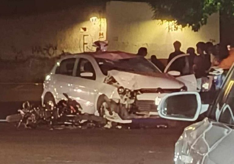 Se registra choque entre auto y moto en la avenida Héroes de Nocupétaro, de Morelia