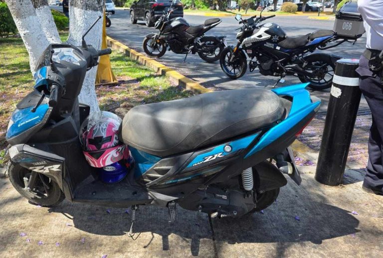 Mujer queda herida tras derrapar su motocicleta en Zamora