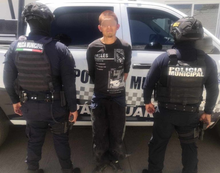 Policía de Pátzcuaro detiene a individuo en posesión de droga