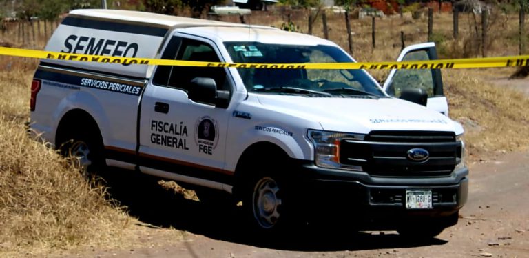 Abandonan cadáver encobijado con huellas de violencia, en el Ejido Atimapa