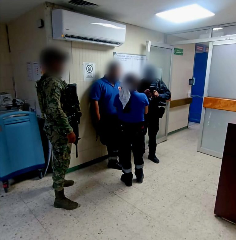 Adulta mayor muere en hospital, tras ser atropellada por autobús en Lázaro Cárdenas