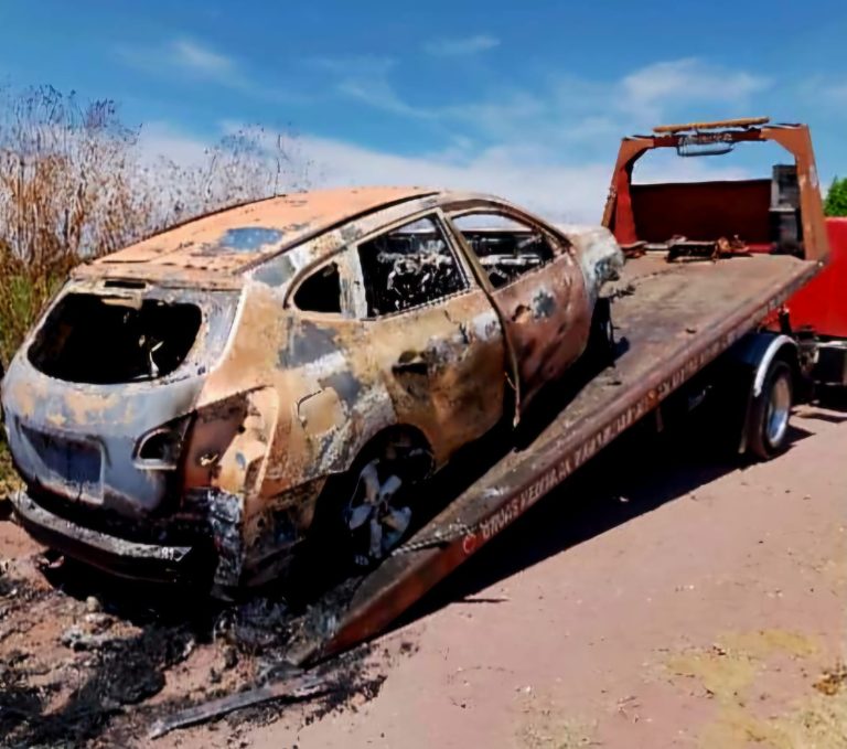 Localizan vehículo calcinado y baleado en Álvaro Obregón