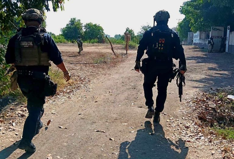Reporte de enfrentamientos entre delincuentes moviliza a las autoridades, en Apatzingán