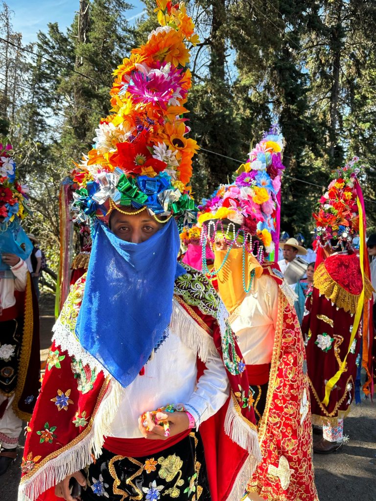 Contágiate del color y alegría que la K’uínchekua tienen para ti con su convite