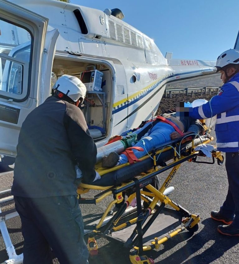 SSP realiza traslados aéreos tras accidente vehicular en Tiripetio