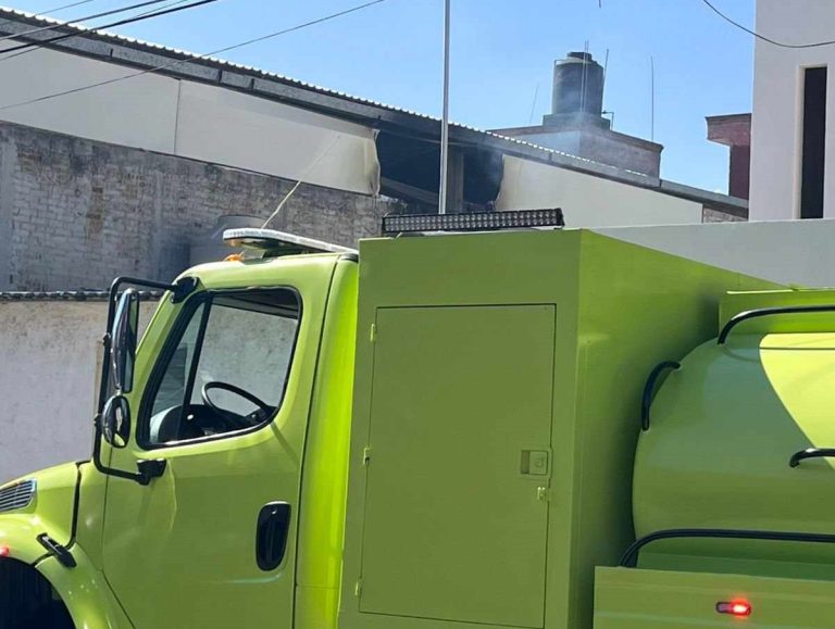 Se registra incendio de madera en un inmueble de colonia Lomas del Valle, en Morelia