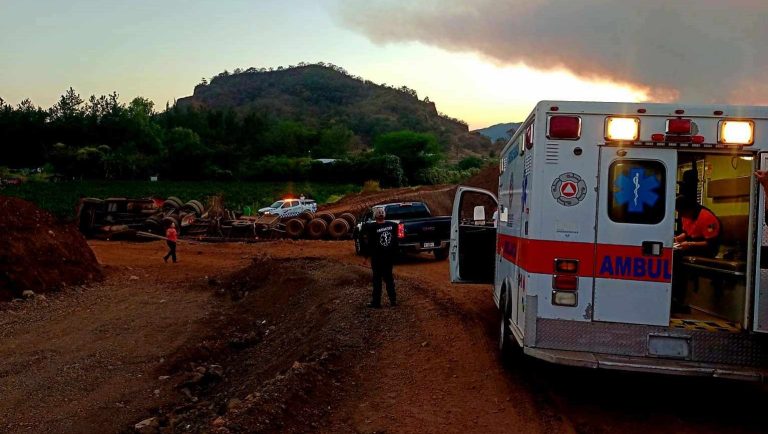 Se registran dos accidentes en distintos puntos de la autopista Siglo XXI