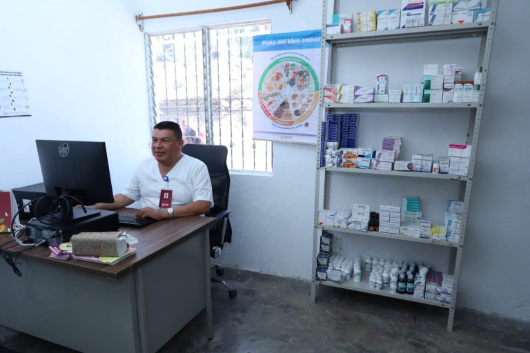 Reapertura SMM Centro de Salud en Aquila