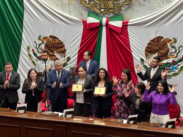«Ausencias y desinterés: la sesión solemne a la mujer Michoacana que pasó sin pena ni gloria»