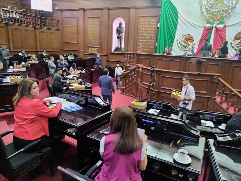 Congreso de Michoacán discutirá hoy reforma universitaria en medio de protestas