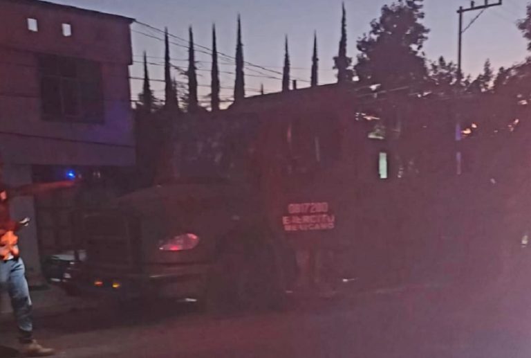 Delincuentes emboscan a militares en Chilchota; hay tres muertos