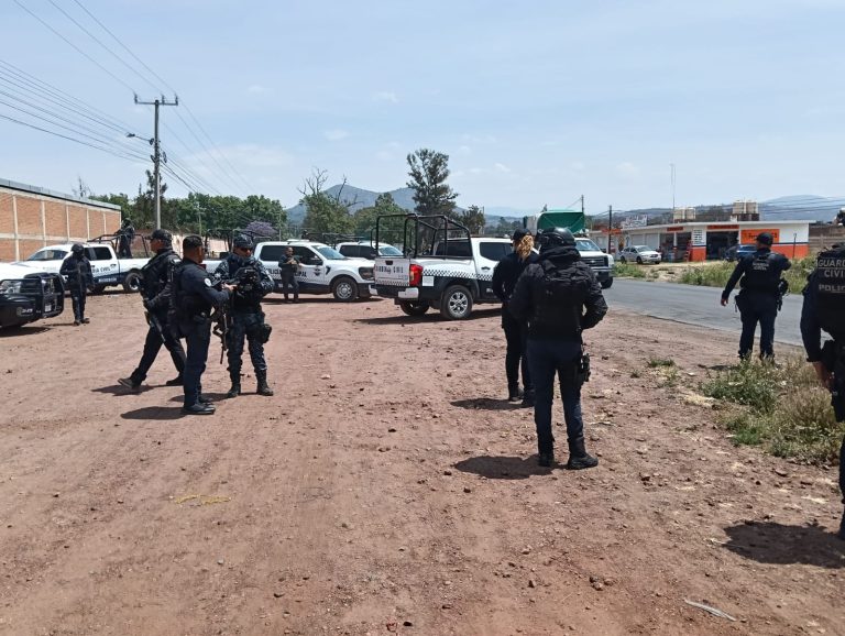 Aseguran vehículo tras reporte de enfrentamiento en Irimbo
