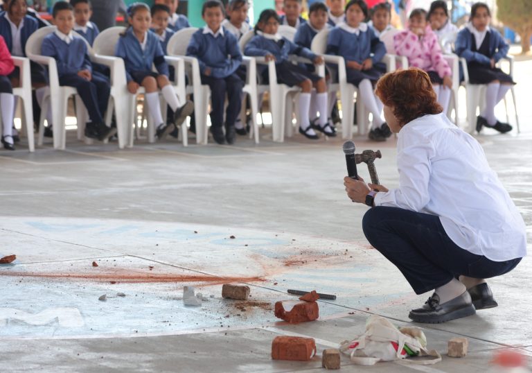 Estudiantes de Zacapu exploran la ciencia con el programa ¿Por qué soy científica?