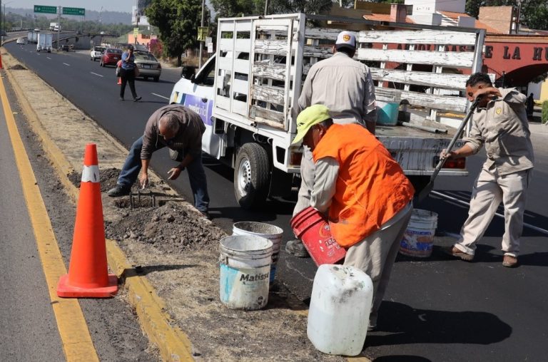 Coloca Gobierno de Morelia luminarias en salida Pátzcuaro