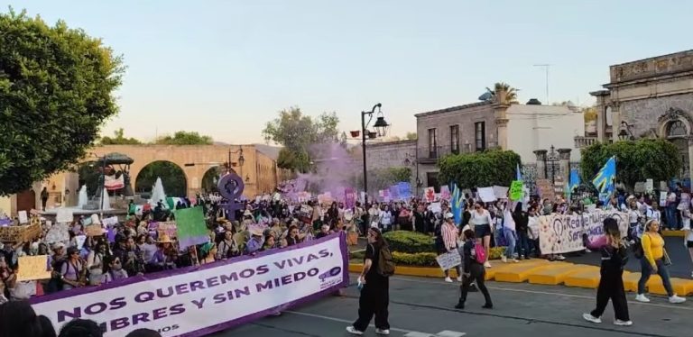 En medio de destrozos y vandalismo, las mujeres se dejaron escuchar en Morelia