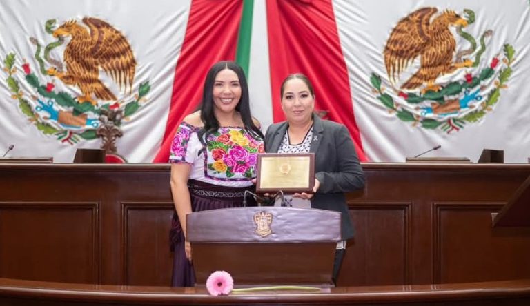 Convoca Adriana Campos Huirache a seguir luchando por los derechos de niñas y mujeres
