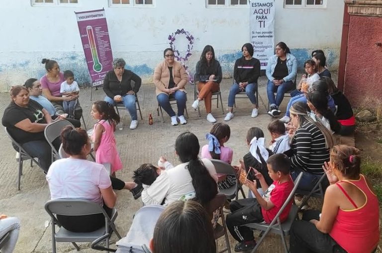 Fortalece y consiente Gobierno de Quiroga a las mujeres en Sanambo y Caríngaro