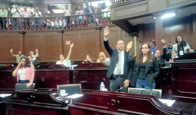 Confusión en el Congreso: diputados repiten votación, pero la reforma de la UMSNH sigue en discusión