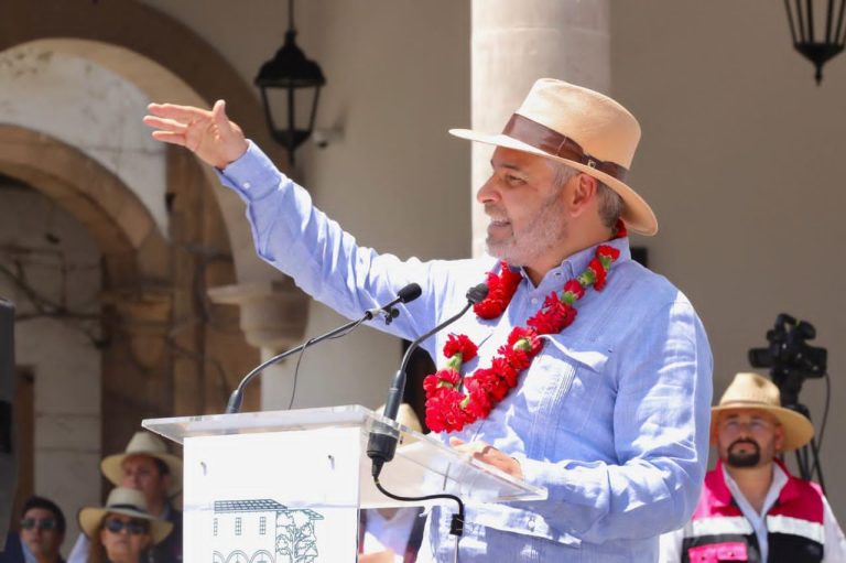 Proyecta Bedolla tres mercados municipales más en el estado