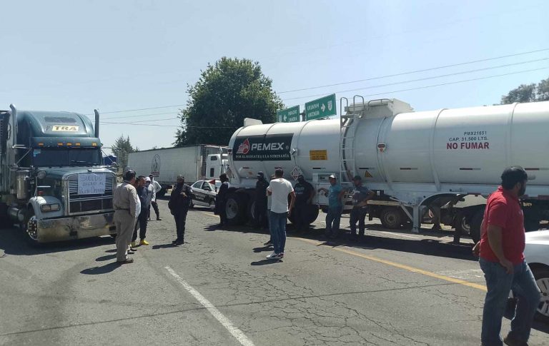 Bloqueo en Pomacuarán; exigen liberación de elemento de Guardia Civil detenida durante manifestación