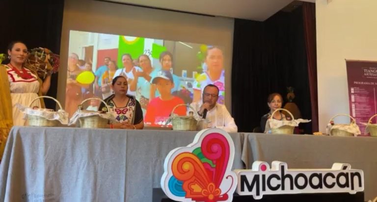 Todo listo para el Tianguis de Domingo de Ramos en Uruapan