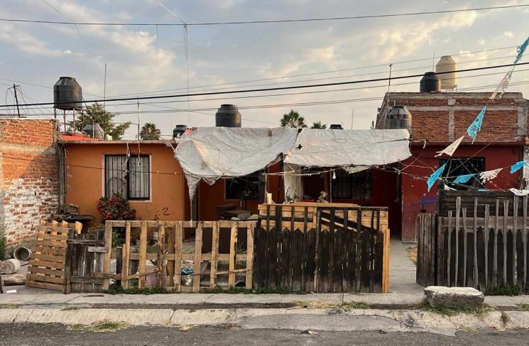 Delincuentes balean vivienda en el Fraccionamiento Valle Dorado, de Zamora
