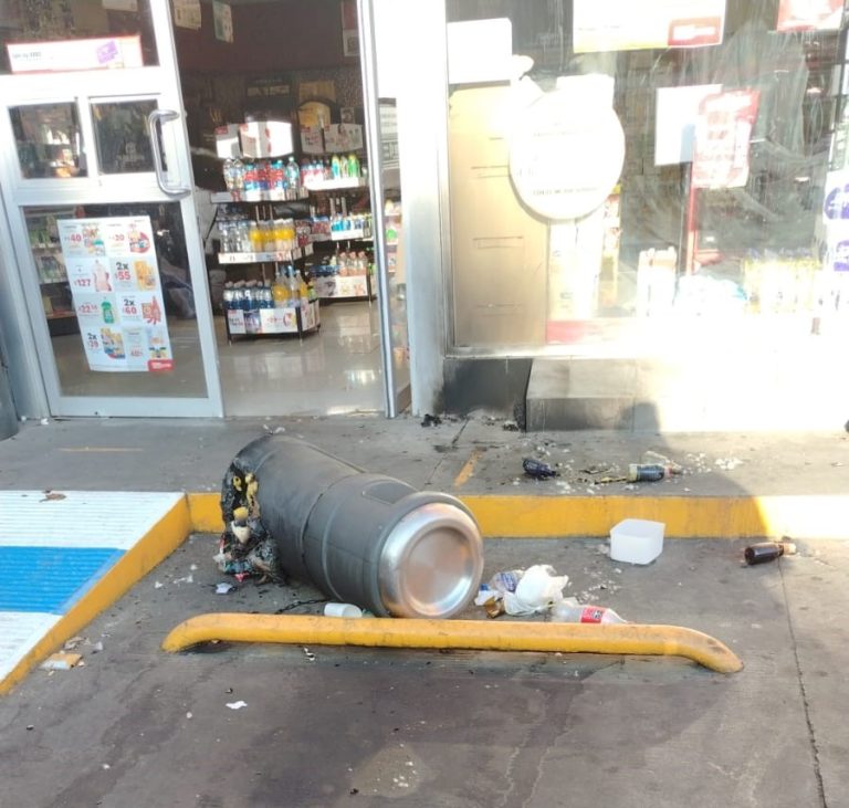 Delincuentes fallan al tratar de quemar OXXO en Uruapan