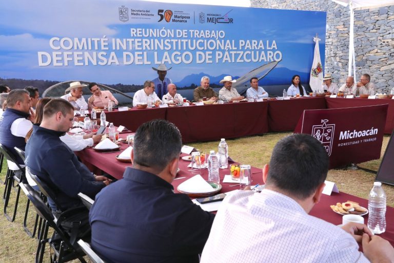 Supervisa gobernador trabajos para el rescate del lago de Pátzcuaro