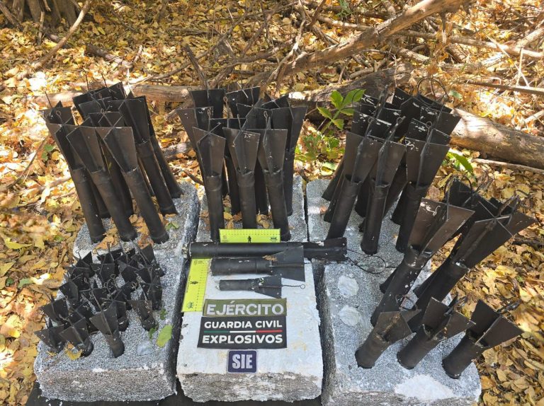 Desactivan 68 explosivos e inhiben cinco drones en Apatzingán