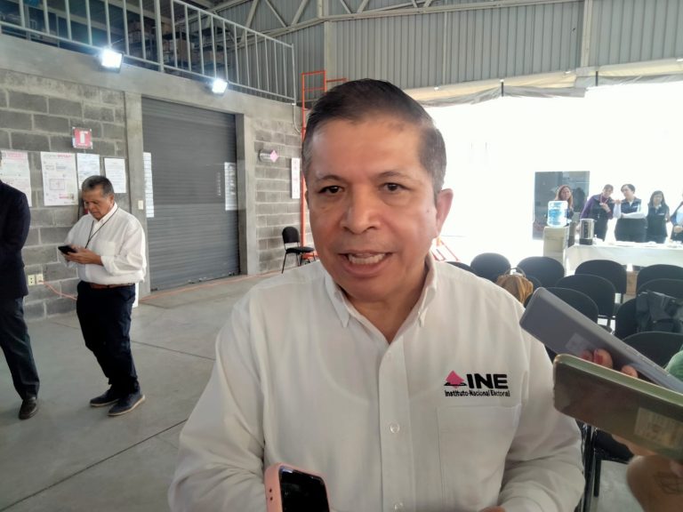 Este 1 de junio, el votante irá a la casilla con credencial en una mano… y acordeón en la otra