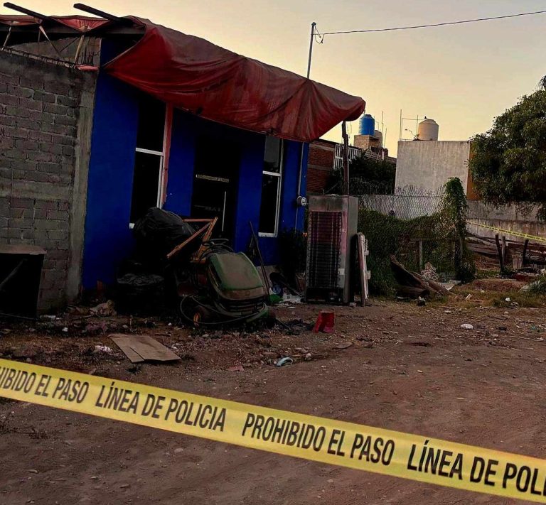 Le disparan 10 veces a un hombre y resulta herido, en Lázaro Cárdenas