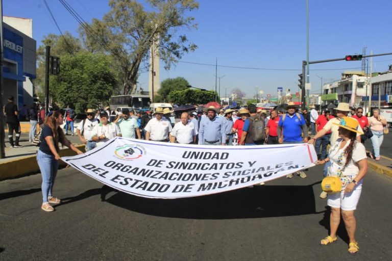 Inicia marcha de la unidad de sindicatos y organizaciones sociales del estado de Michoacán