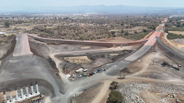 Obra vial que conectará las salidas Pátzcuaro y Quiroga en Morelia, con 43 % de avance