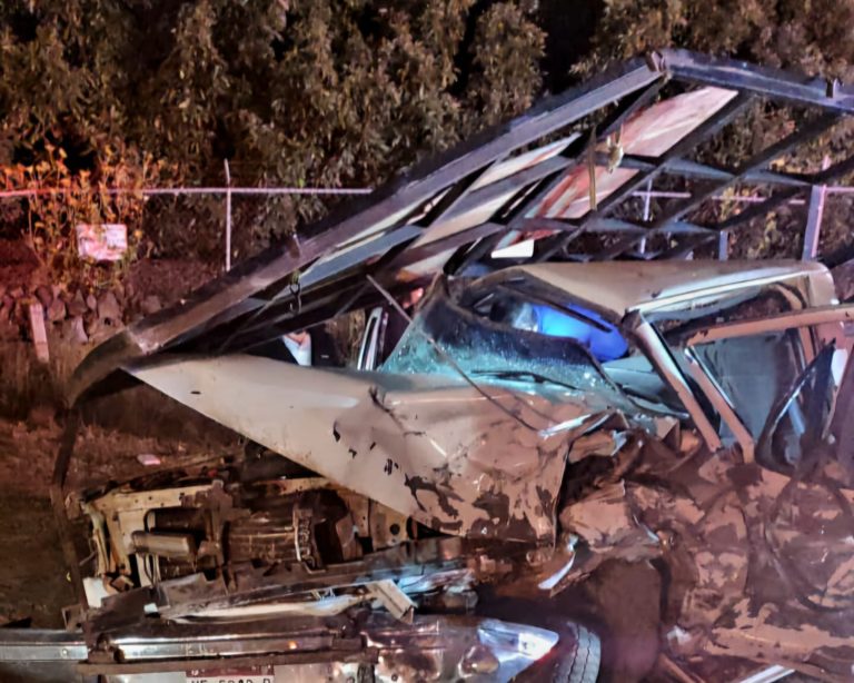 Un muerto y varios heridos, tras brutal choque de frente sobre la carretera Uruapan-Paracho