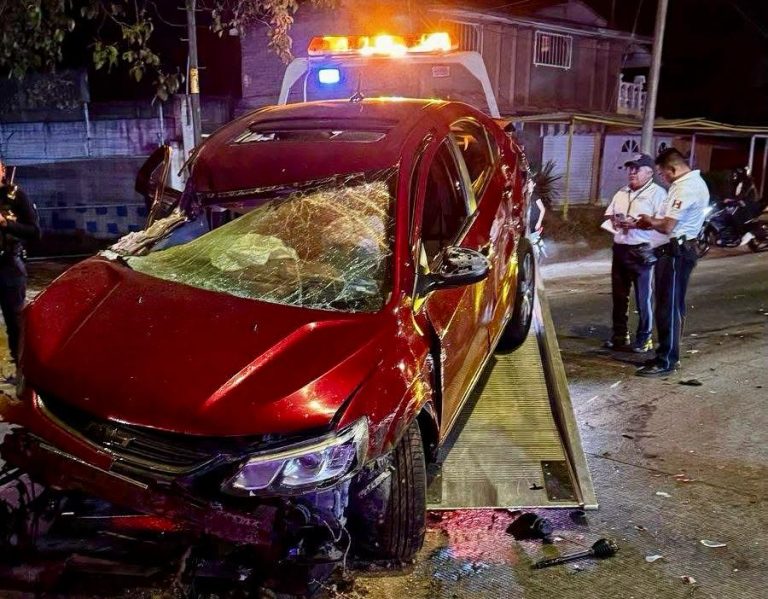 Carambola vehicular deja 2 heridos en la Zitácuaro-Toluca