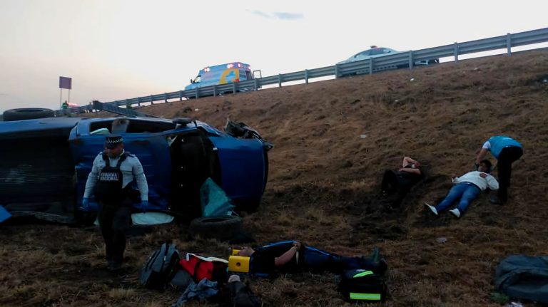 Cuatro heridos deja salida del camino y volcadura, en la autopista Pátzcuaro – Cuitzeo