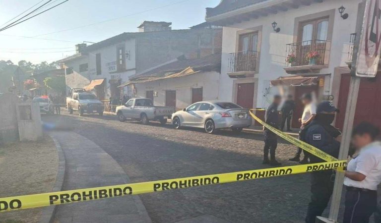 Sujeto es asesinado a tiros en Pátzcuaro, cerca de una procesión religiosa