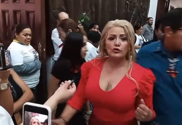 Basta de diputados ignorantes que aprueban matar bebés en seno materno, pero buscan «proteger» toros