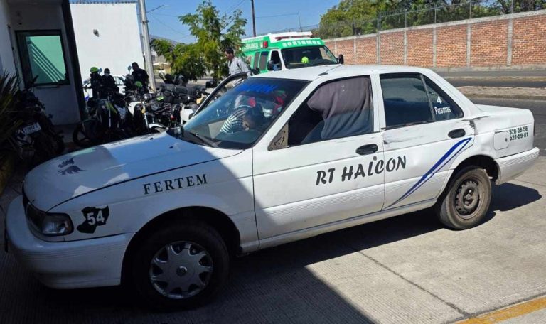 Un herido leve tras choque de moto y taxi, en Zamora