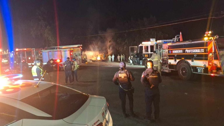 Voraz incendio arrasa con humilde vivienda, en Uruapan