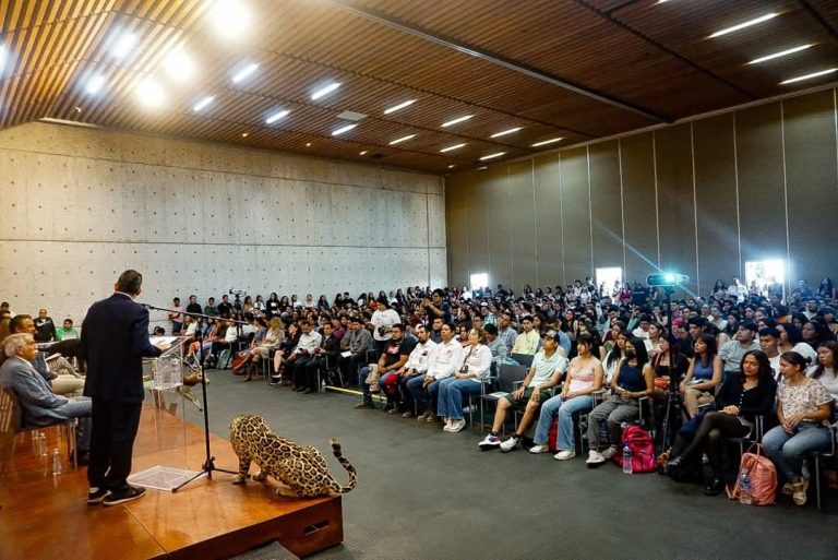 Zoólogos y científicos se reunieron para revisar el bienestar animal, que es un compromiso social