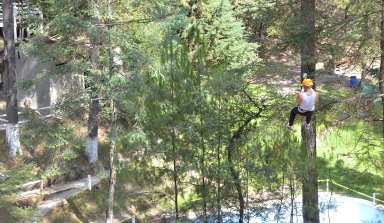 Albercas de aguas termales, tirolesa, zona gastronómica, área infantil, spa y mucho más, en Rancho Viejo Los Azufres