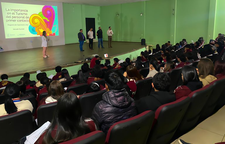 Capacitan a personal turístico, previo a Semana Santa