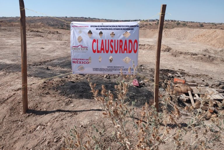 Clausuran tiradero clandestino y aprehenden a cuatro personas por el vertido ilegal de residuos, en Michoacán